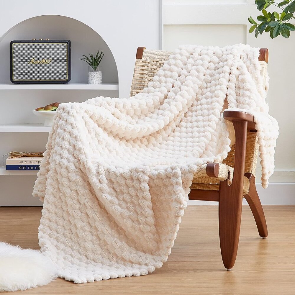 Fleece Throw Blanket for Couch or Bed - 3D Imitation Turtle Shell Jacquard Decor